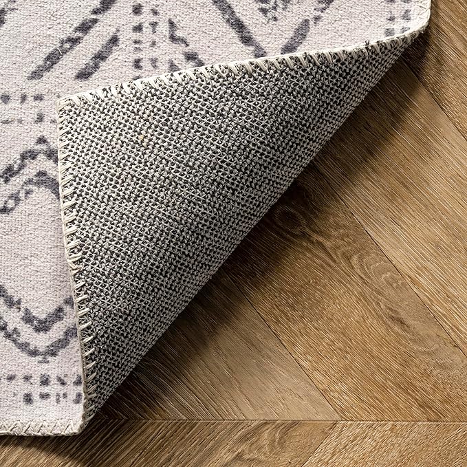 nuLOOM Mia Machine Washable Geometric Medallion Runner Rug, 2' 6" x 8', Light Grey, Rectangular