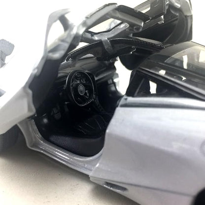 KiNSMART McLaren 720s White 5 Inch 1:36 Scale Die Cast Metal Model Toy Super Sports Car