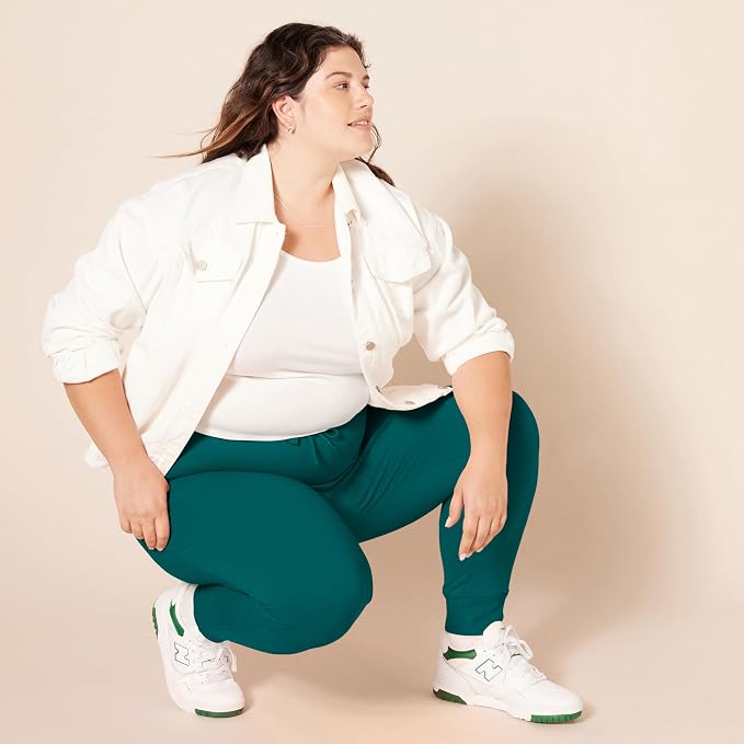 Amazon Essentials Women's Fleece Jogger Sweatpant (Available in Plus Size)