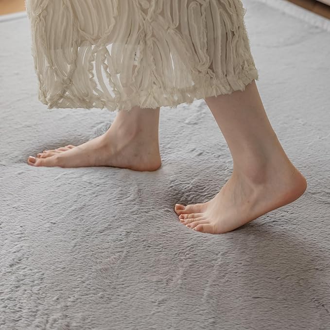 Faux Rabbit Fur Rug - 1.18" Thick Soft Fluffy Area Rug, Non-Slip Memory Foam Crawling Mat, Light Gray, 59"x59"