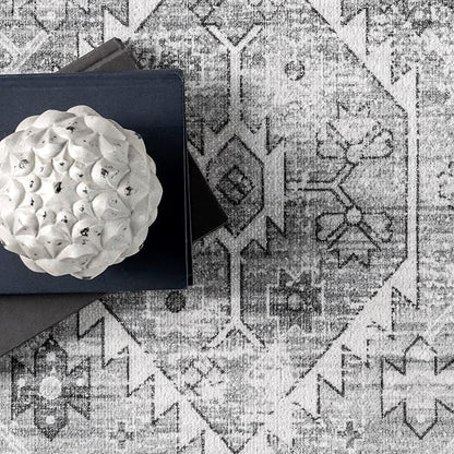 nuLOOM Gracie Distressed Medallion Machine Washable Ultra Thin Area Rug, 5x8, Grey