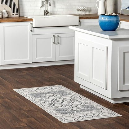 nuLOOM Mia Machine Washable Geometric Medallion Runner Rug, 2' 6" x 8', Light Grey, Rectangular